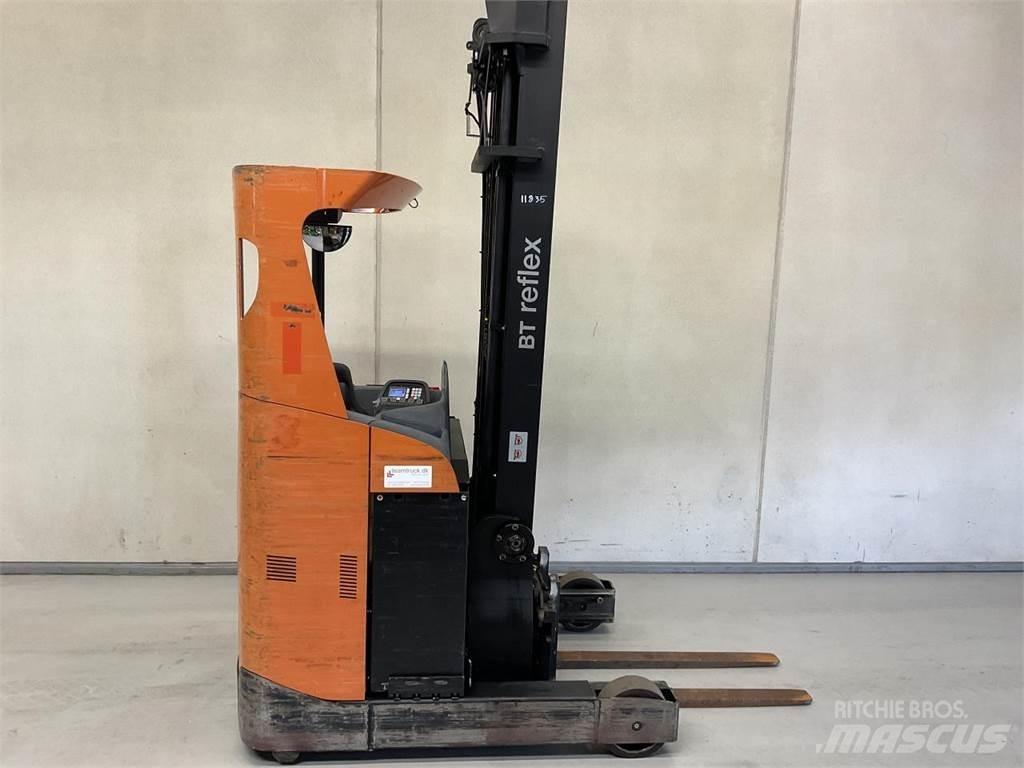 BT RRE160 Reachtruck voor hoog niveau