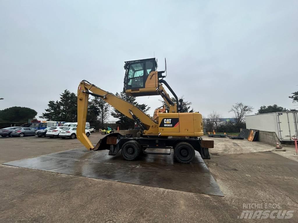 CAT MH3022 Wielgraafmachines