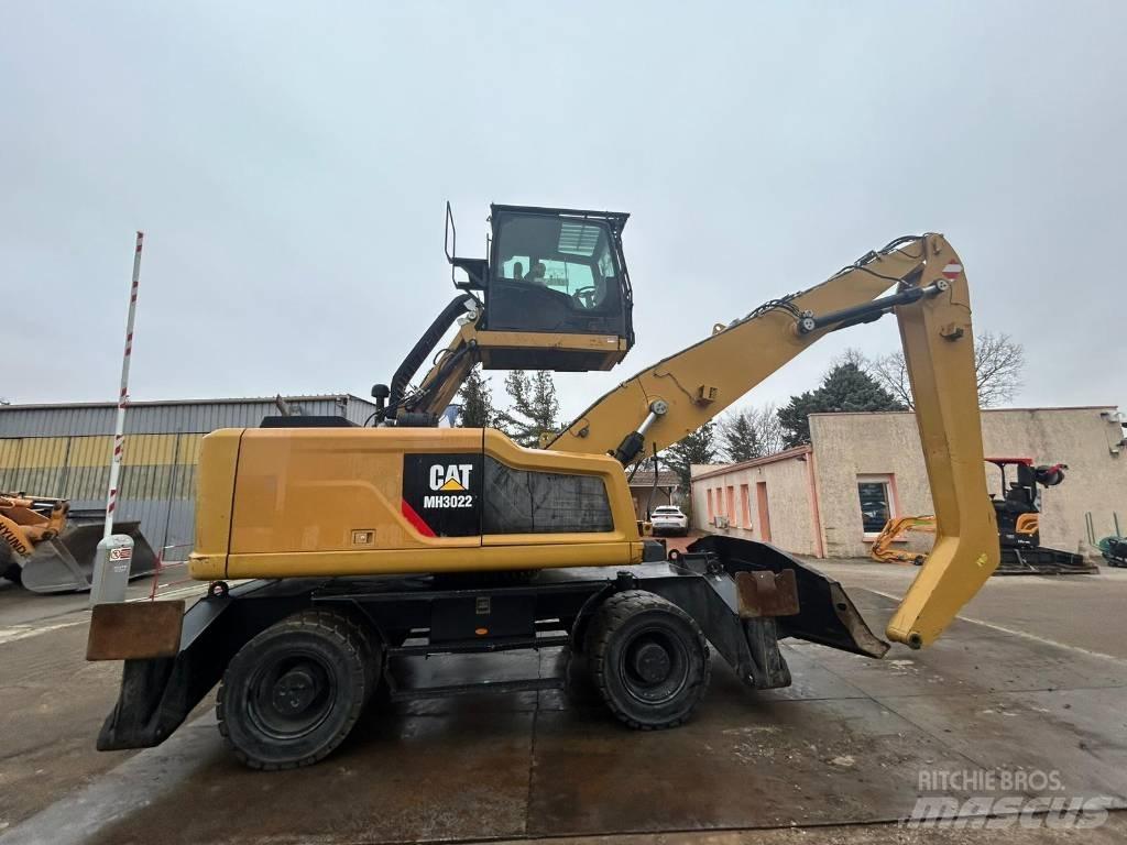 CAT MH3022 Wielgraafmachines