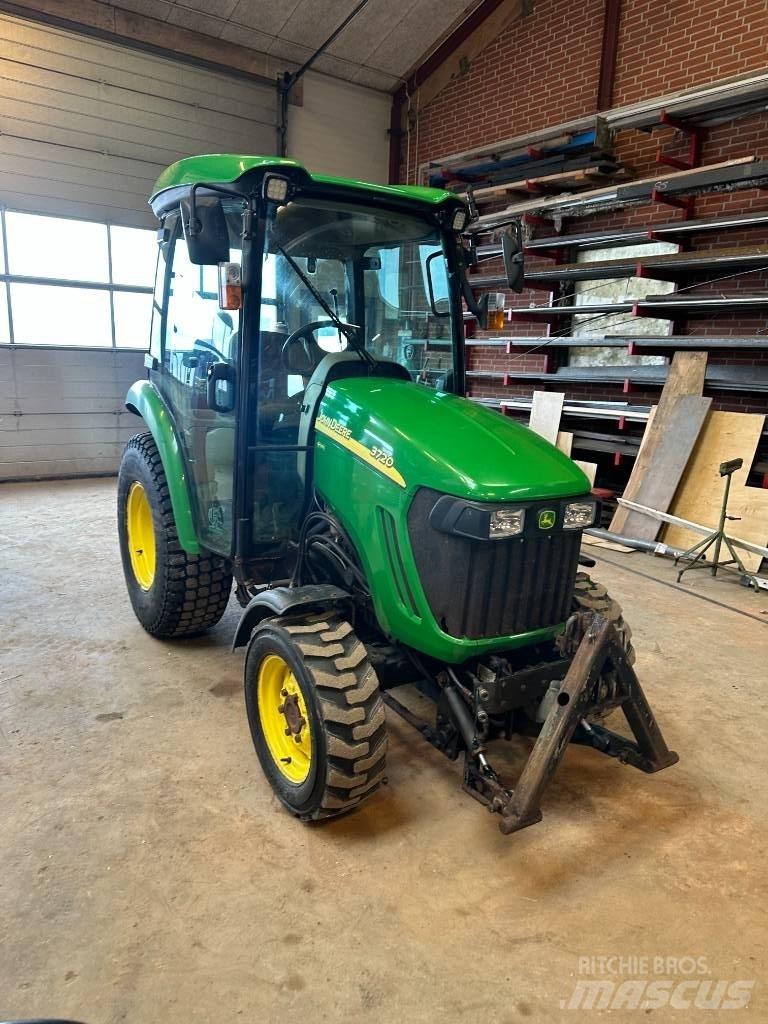 John Deere 3720 Tractoren