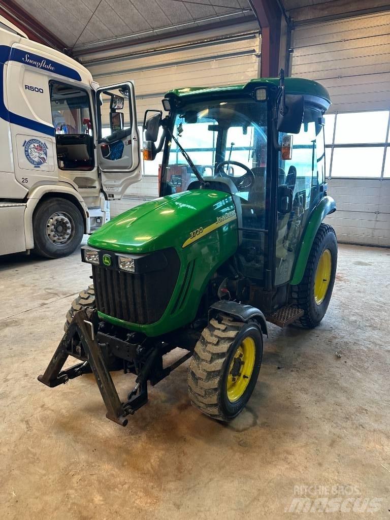 John Deere 3720 Tractoren