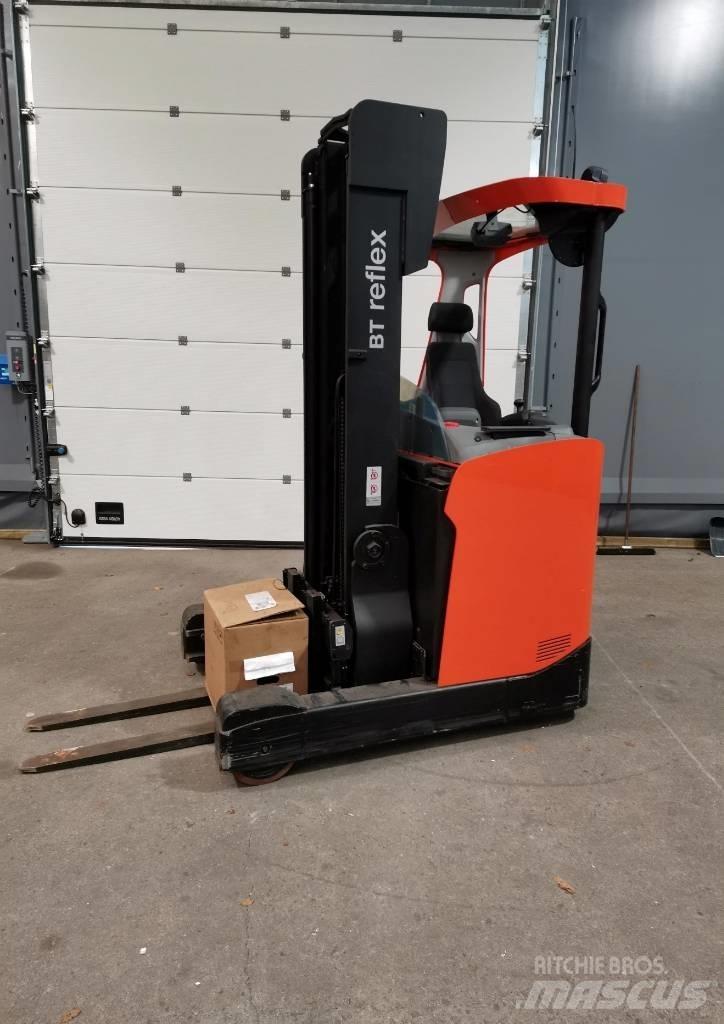 Toyota RRE160H Reachtruck voor hoog niveau