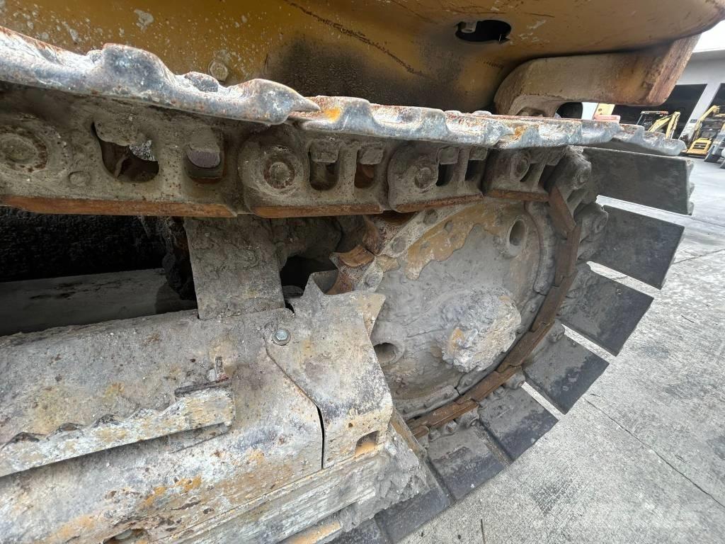 CAT D 3 C III Rupsdozers
