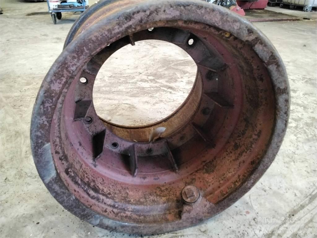Kockum 84-35 24x26 Banden, wielen en velgen