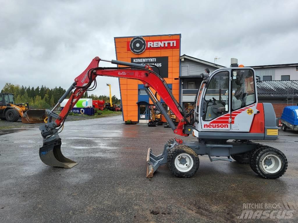 Neuson 6502 WD Wielgraafmachines