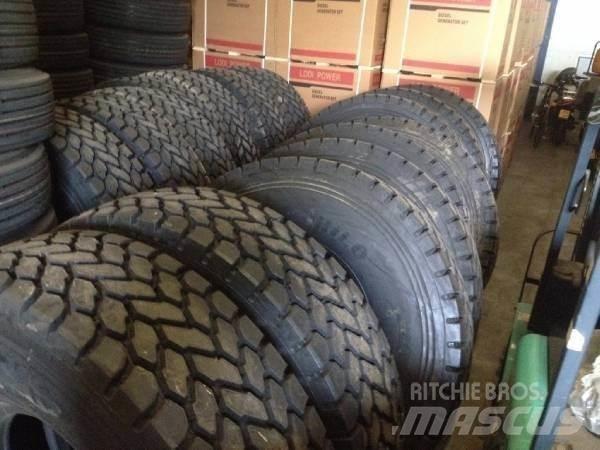 Hilo 1600R25 Banden, wielen en velgen