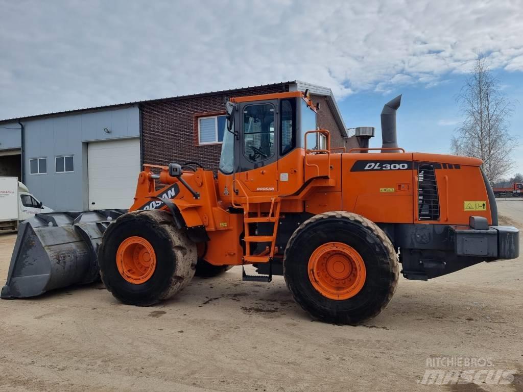 Doosan DL 300 Wielladers