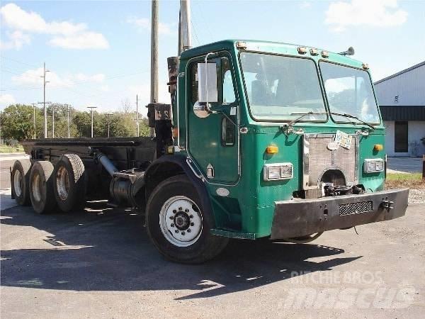 Peterbilt 320 Chassis met cabine
