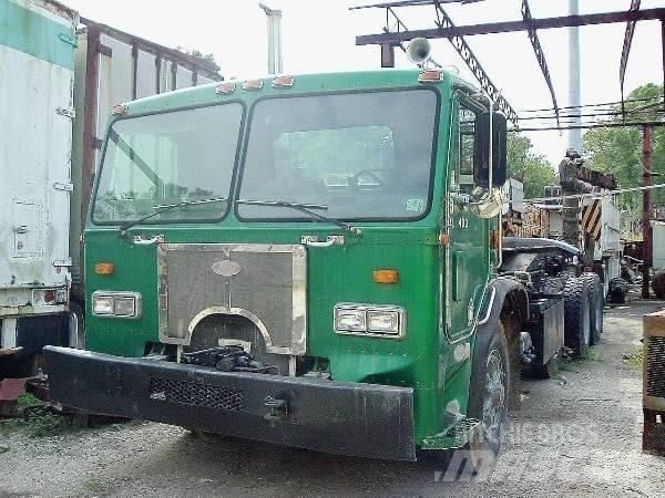 Peterbilt 320 Chassis met cabine