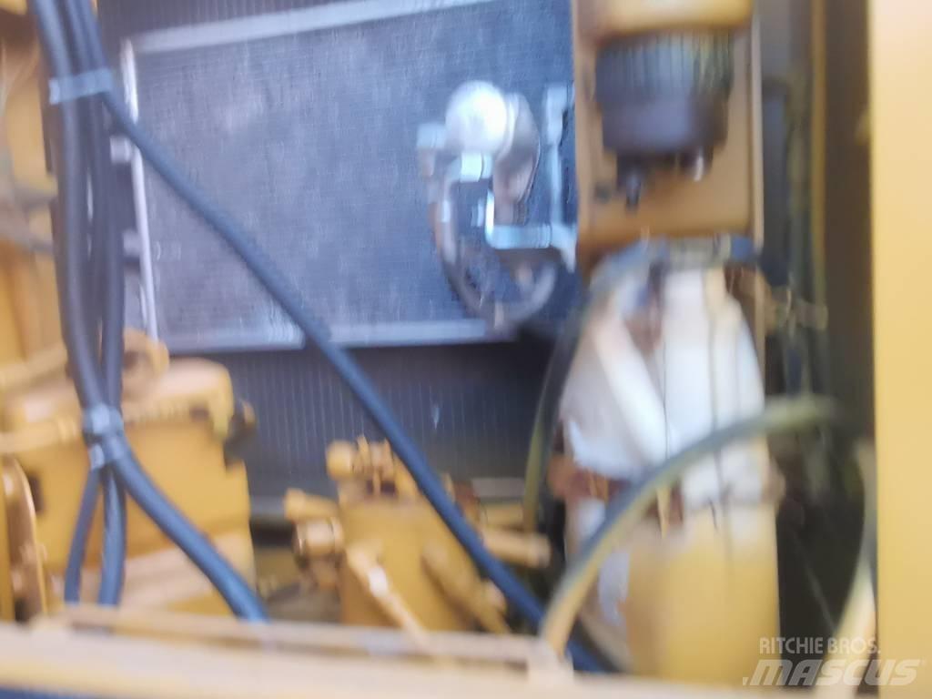 CAT 330 D Rupsgraafmachines