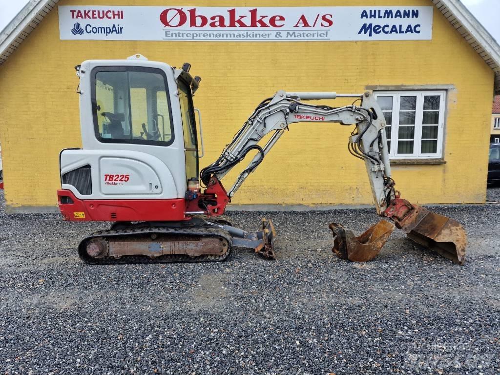Takeuchi TB225 Minigraafmachines < 7t