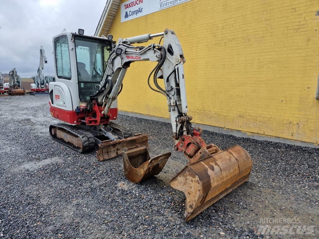 Takeuchi TB225 Minigraafmachines < 7t