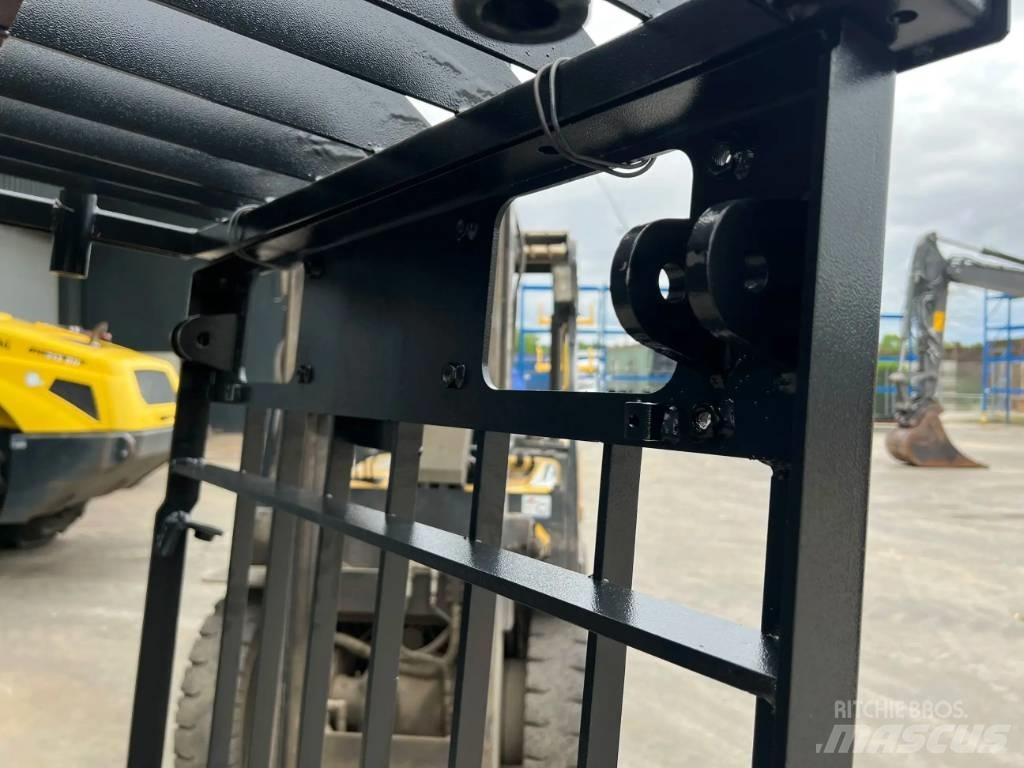 CAT 330C Guard Cabine en interieur