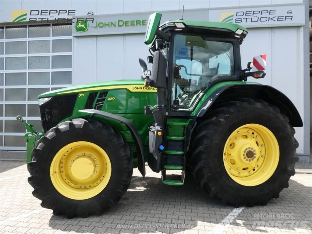 John Deere 7R 330 Tractoren