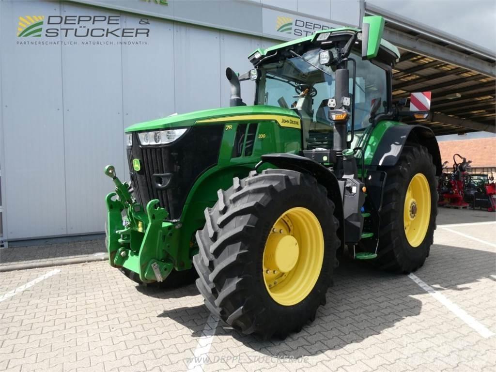 John Deere 7R 330 Tractoren