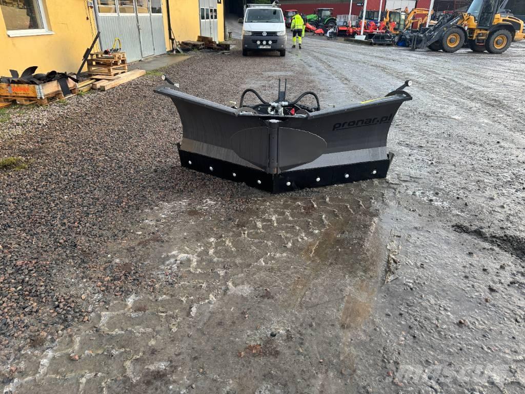 Pronar PUV 2400 M Sneeuwschuivers en -ploegen
