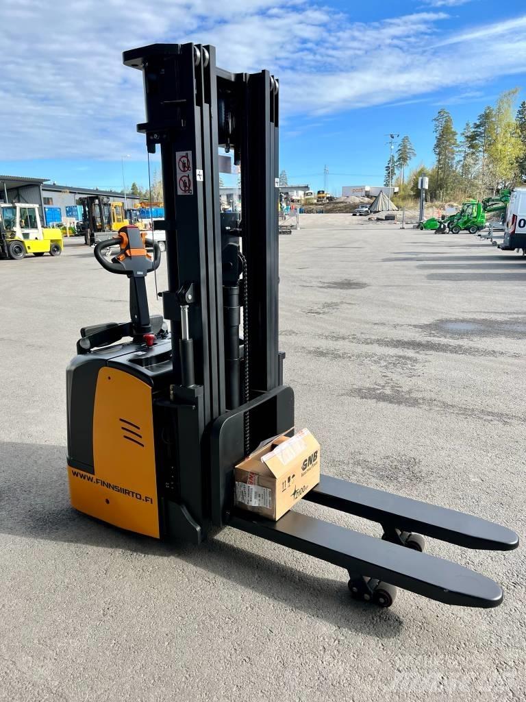 Hyundai 15ESR Zelfrijdende stapelaars