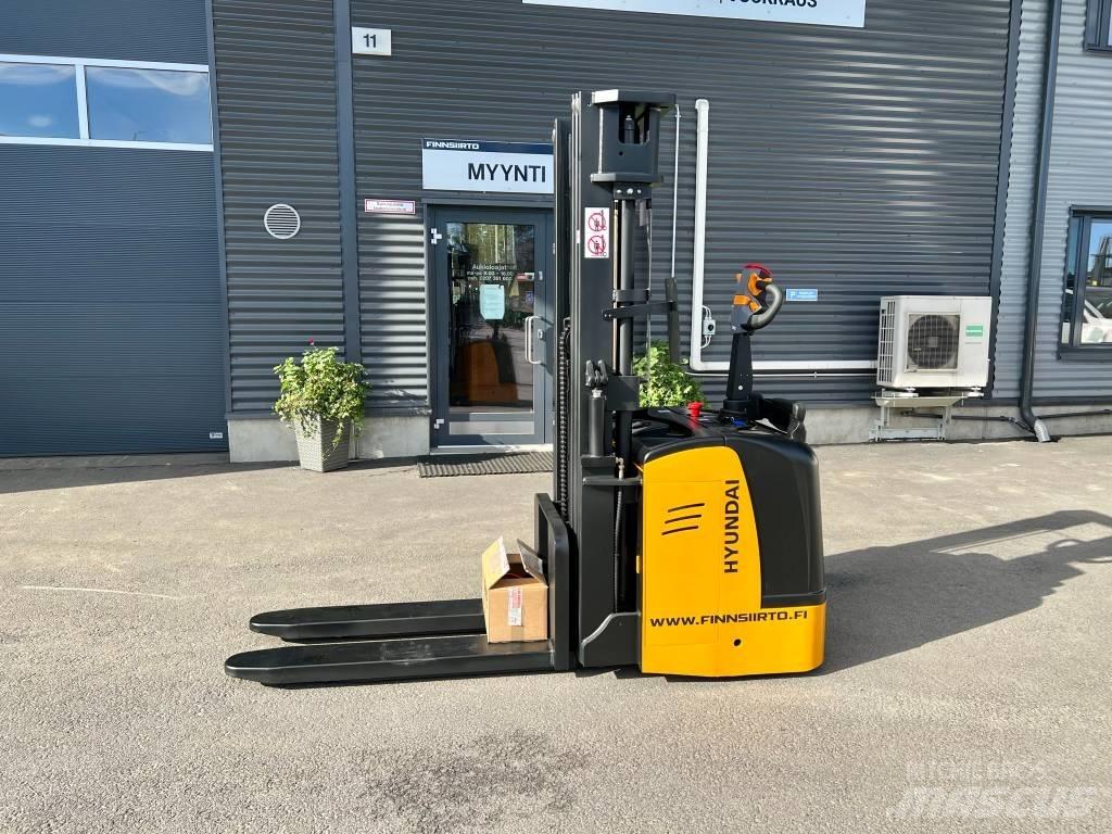 Hyundai 15ESR Zelfrijdende stapelaars