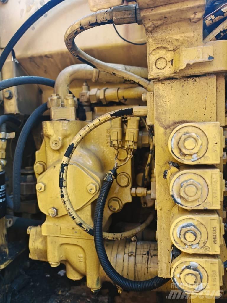 Komatsu PW 130ES-6K Wielgraafmachines