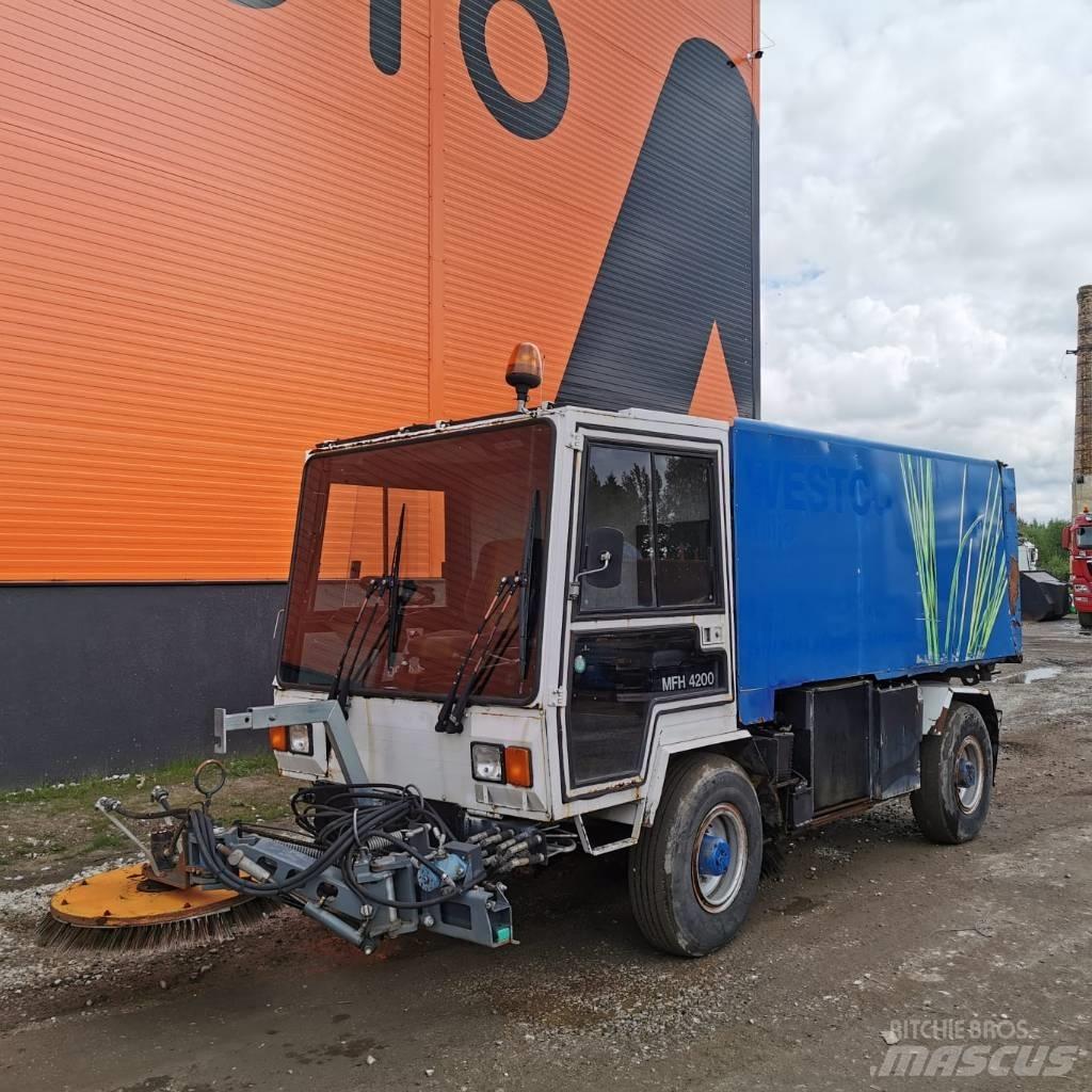 Mfh 4200 Veegmachines