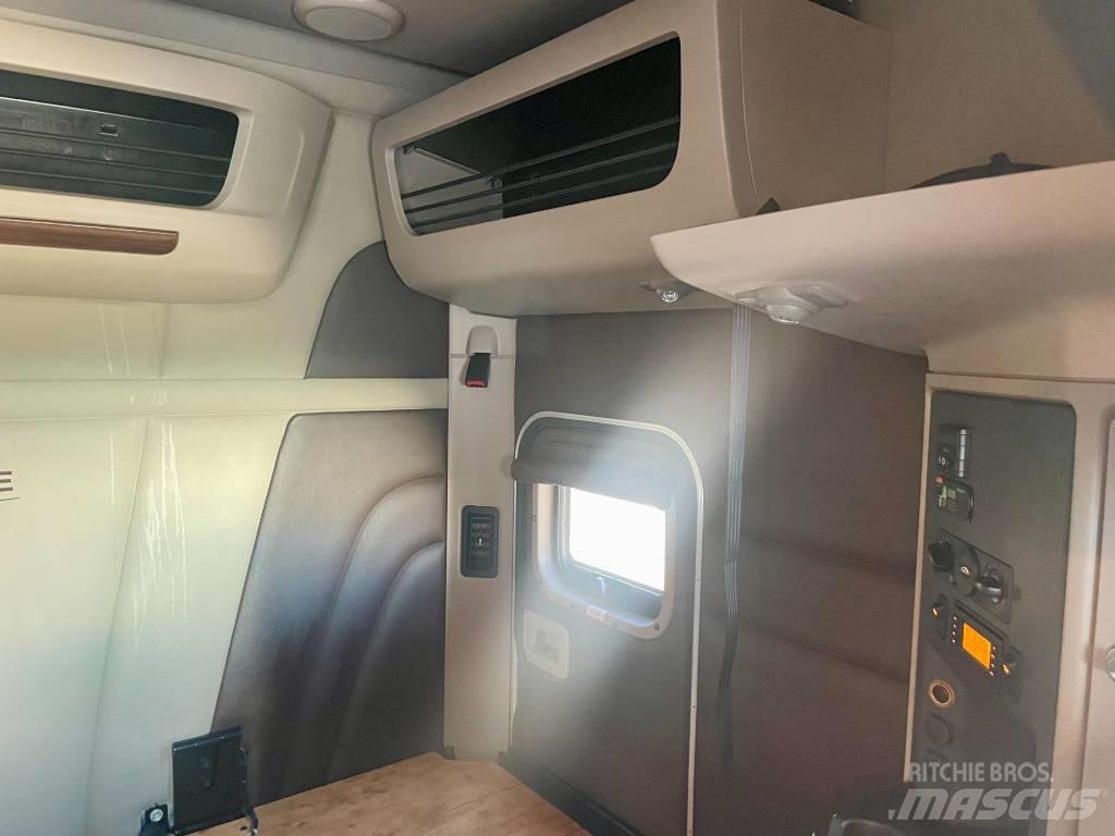 Peterbilt 567 Trekkers