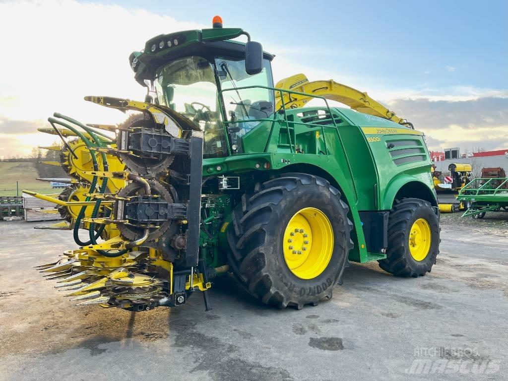 John Deere 8300 Getrokken veldhakselaar