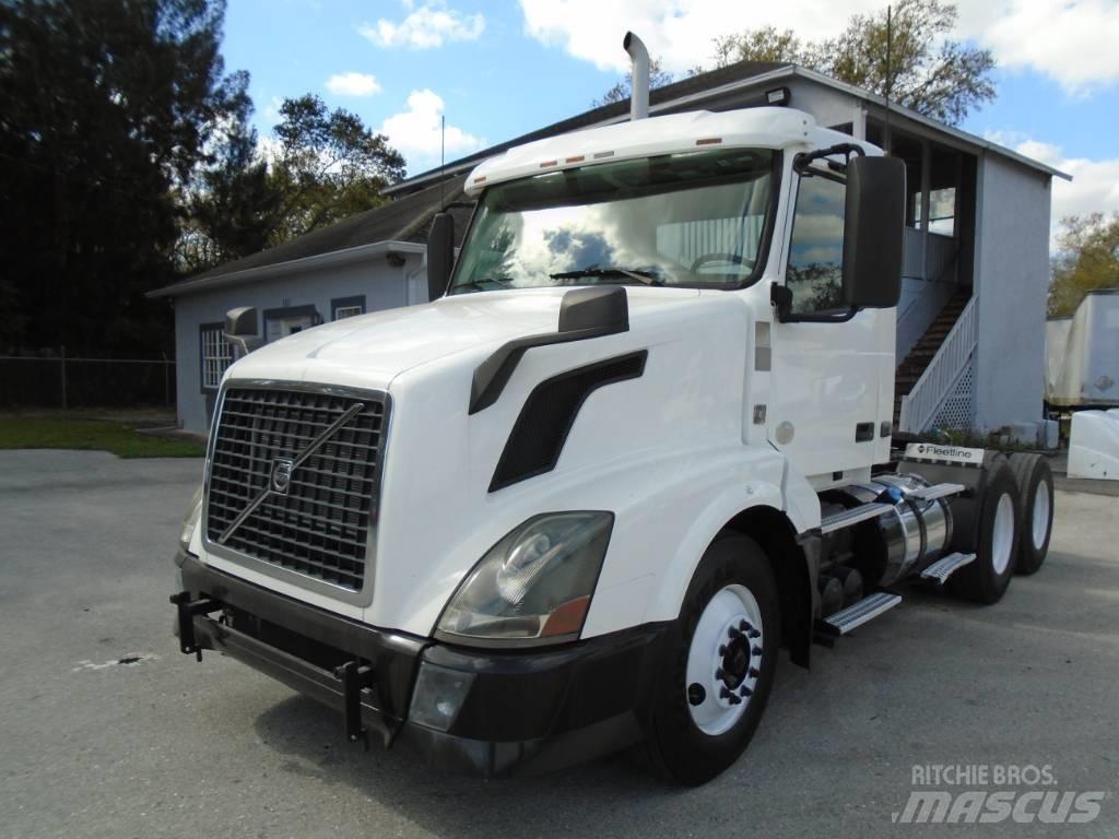 Volvo VNL 64 300 Trekkers