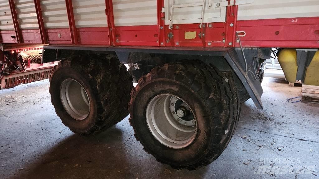 Pöttinger Jumbo 6600 Opraapwagens