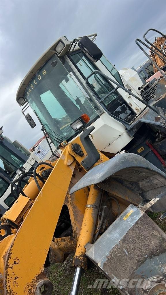 Liebherr L 514 Rupsbanden, kettingen en onderstel