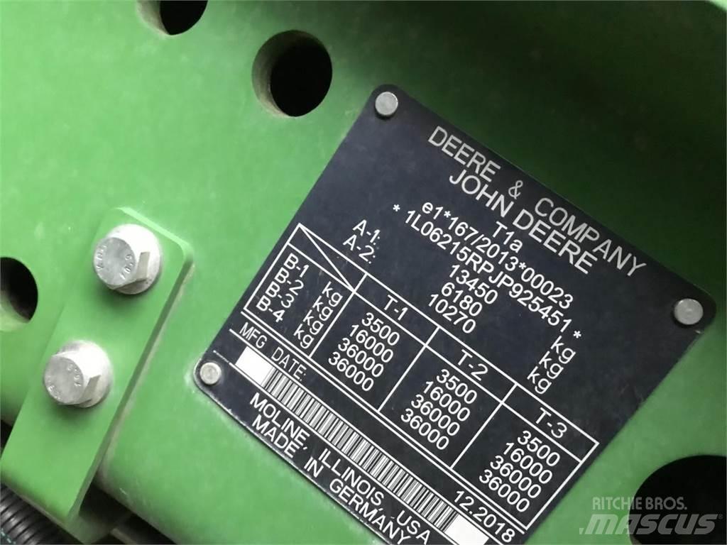 John Deere 6215R Tractoren