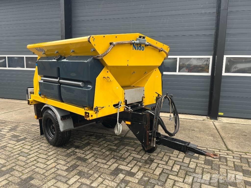 Nido Stratos Zand- en zoutstrooimachines