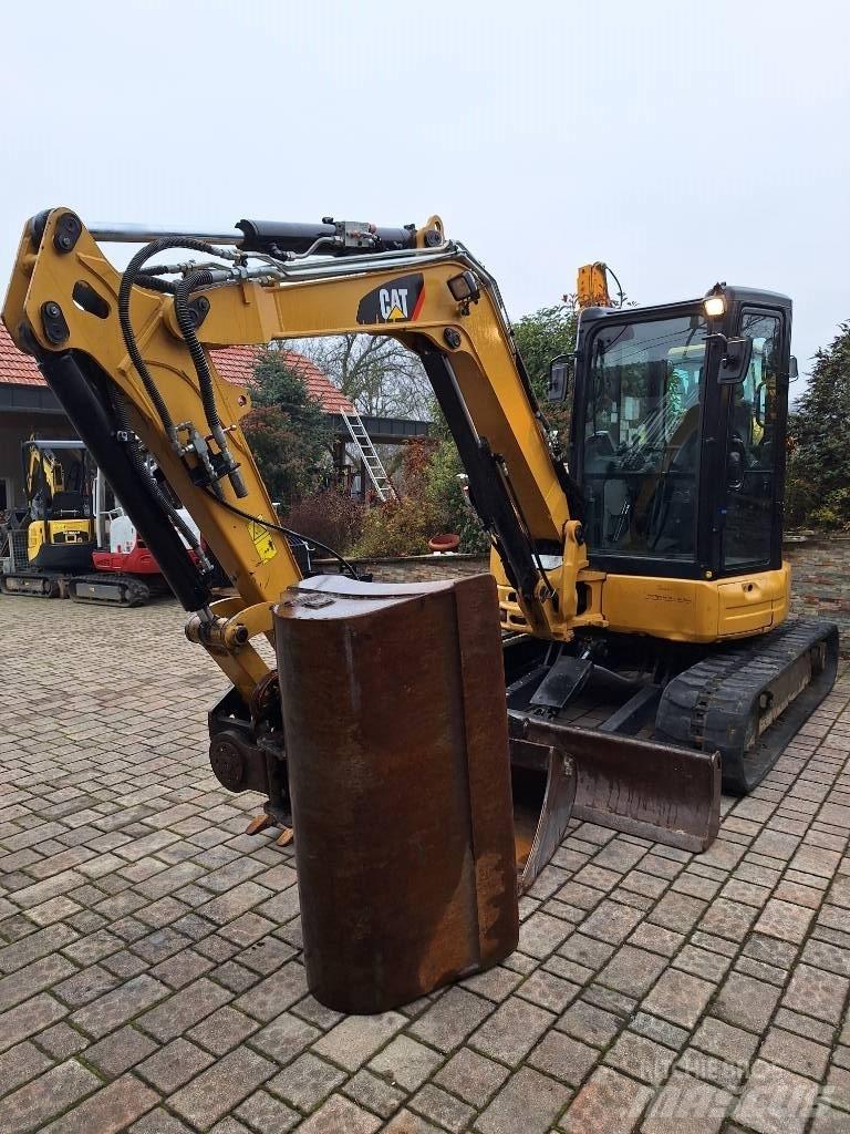 CAT 305 E2 + Powertilt Minigraafmachines < 7t