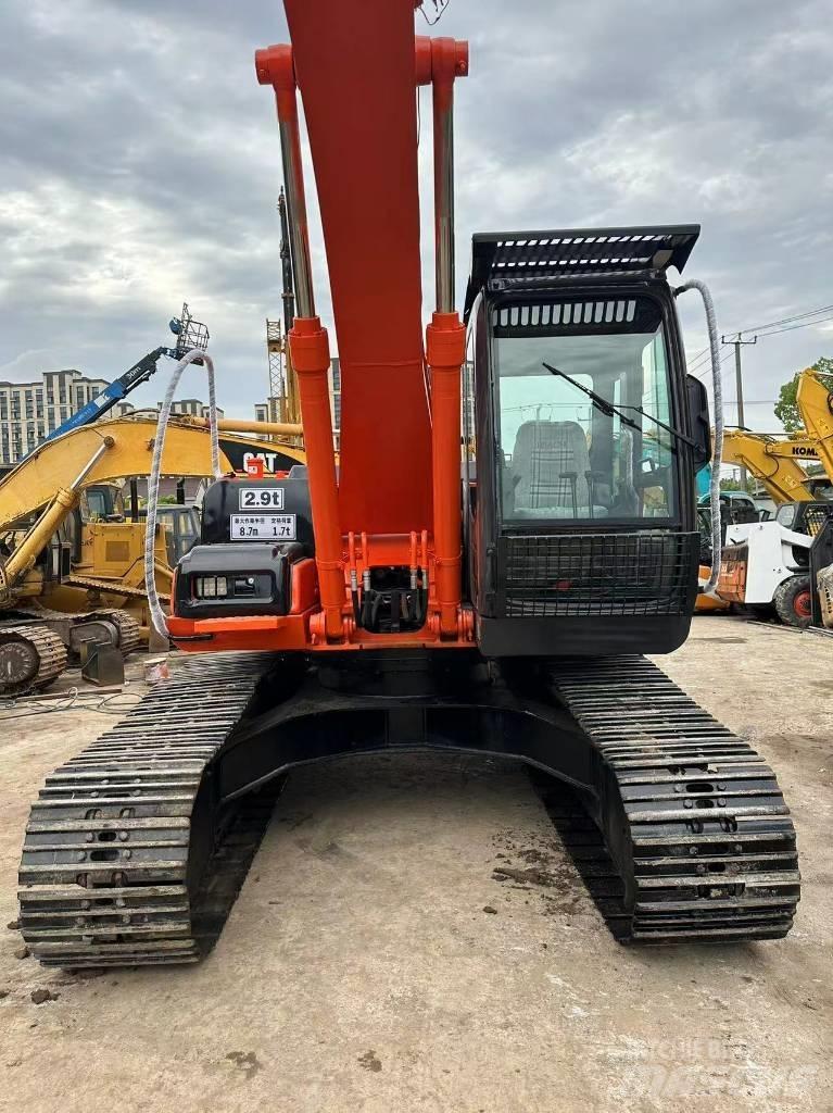 Hitachi ZX 200 Rupsgraafmachines