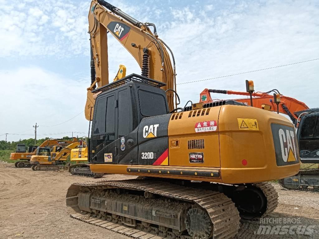 CAT 320D2 Midigraafmachines 7t - 12t