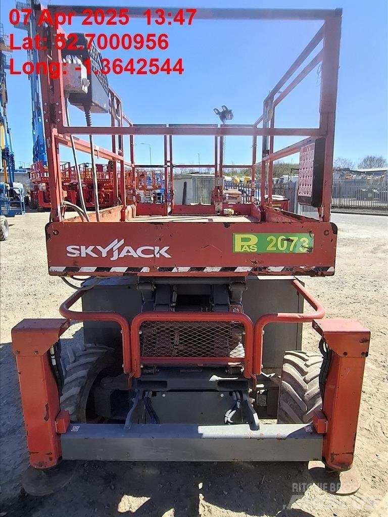SkyJack SJ 6832 RT Schaarhoogwerkers