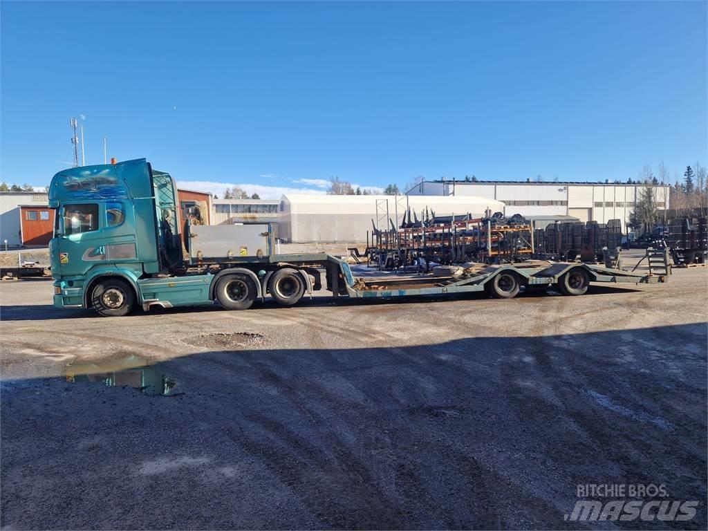 Scania R520 Vrachtwagens voor bosbouwmachines