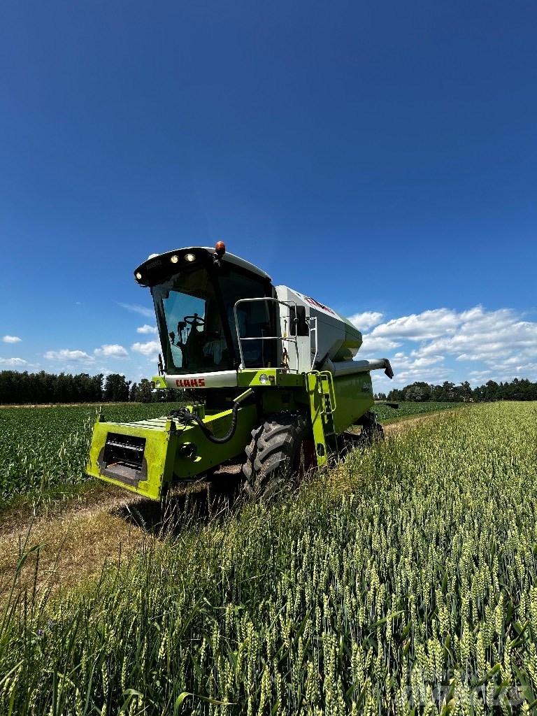 CLAAS Avero 240 Maaidorsmachines
