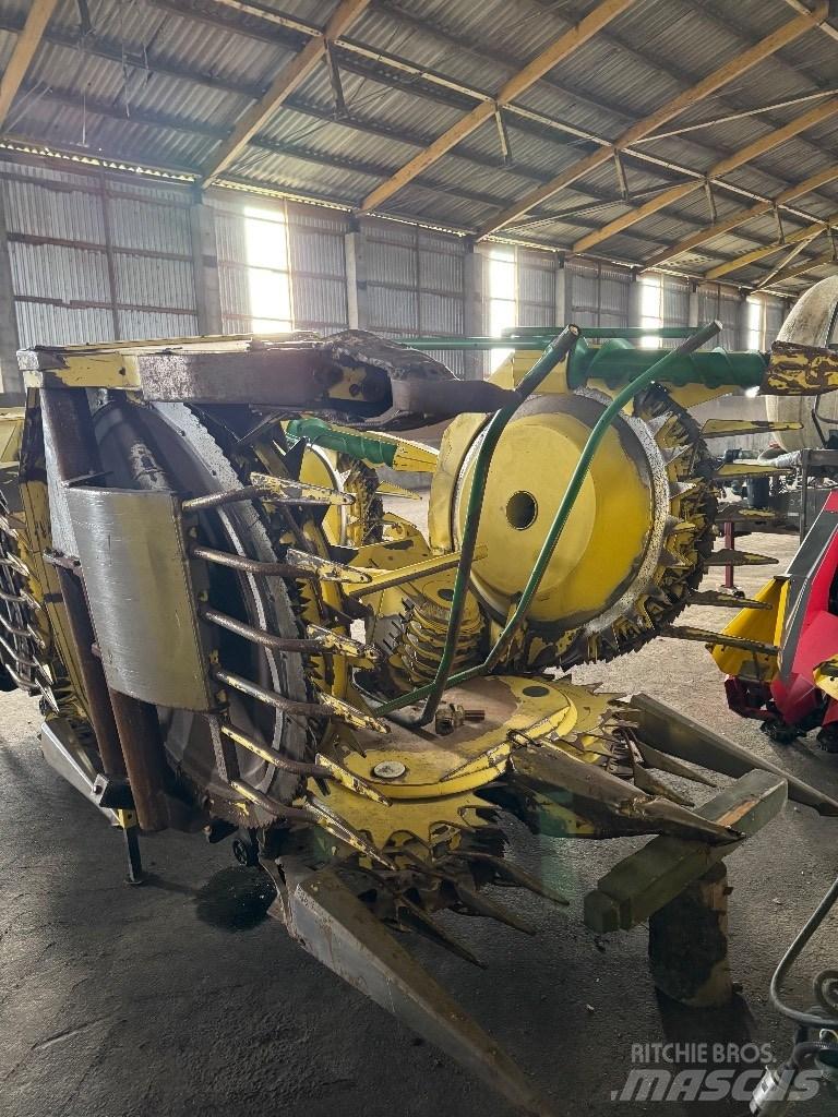 John Deere 7250 Getrokken veldhakselaar