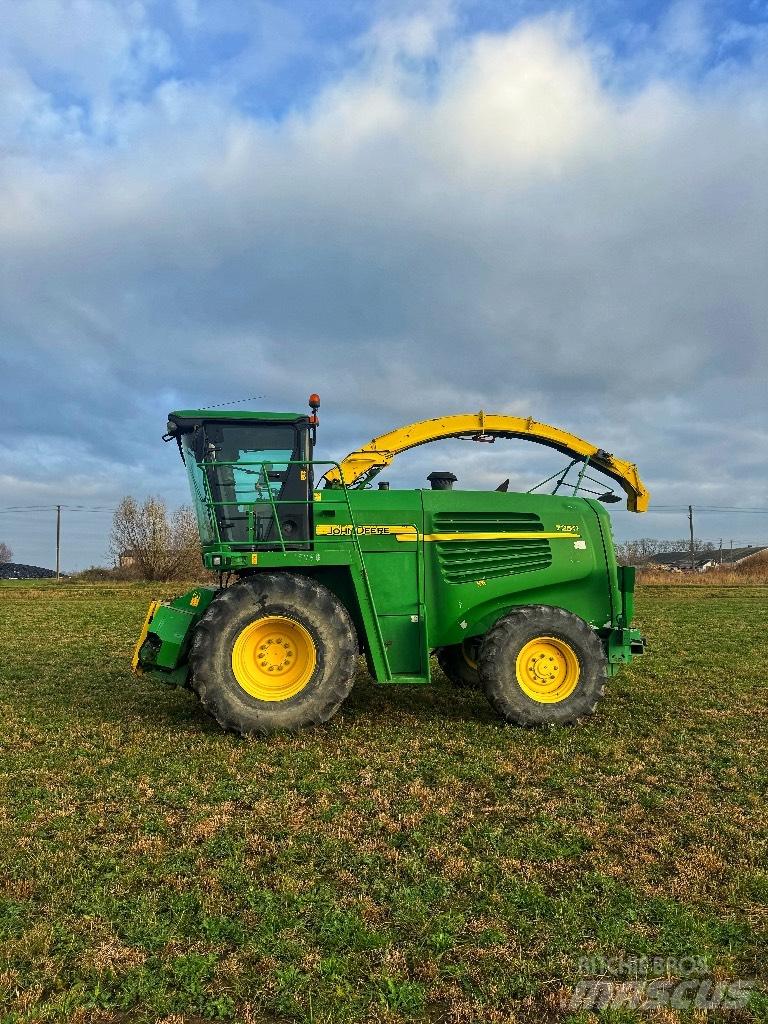 John Deere 7250 Getrokken veldhakselaar