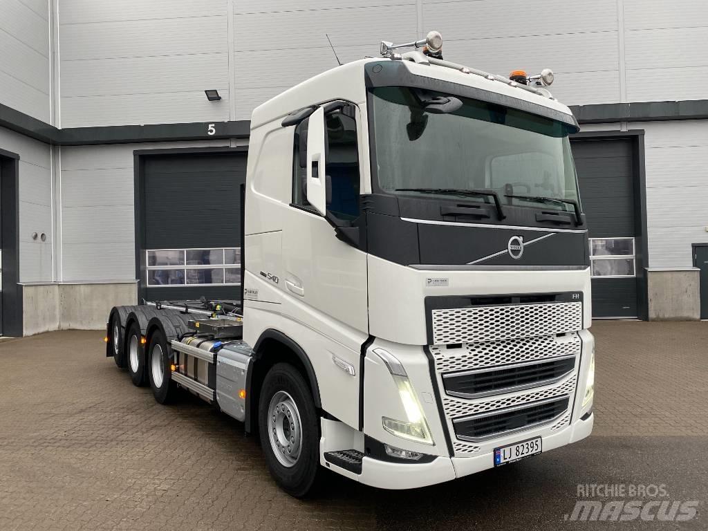 Volvo FH540 Tridem Vrachtwagen met containersysteem
