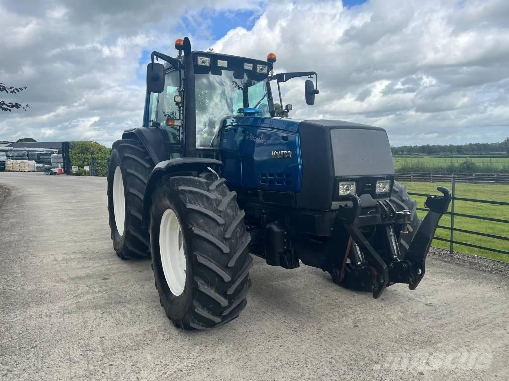 Valtra 8950 HiTech 4 Tractoren