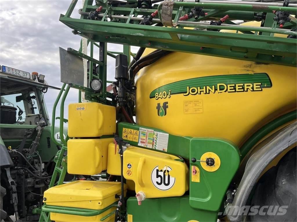 John Deere 840 TF Getrokken spuitmachines
