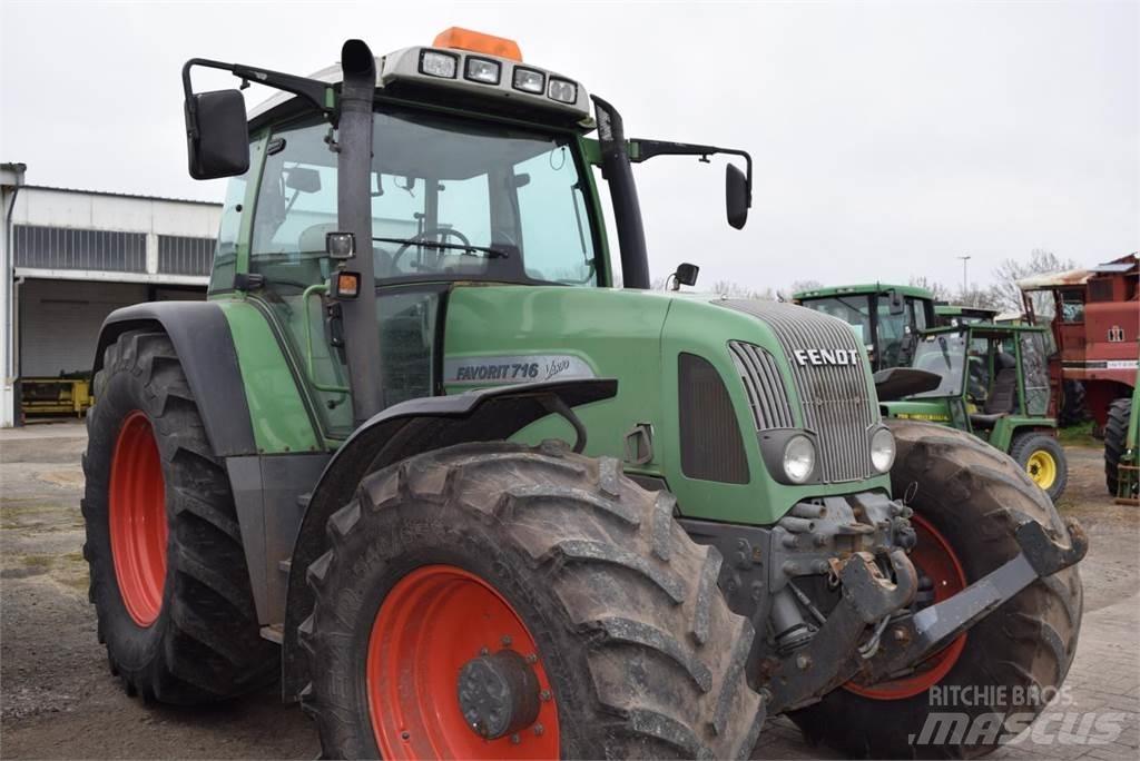 Fendt 716 Vario Tractoren