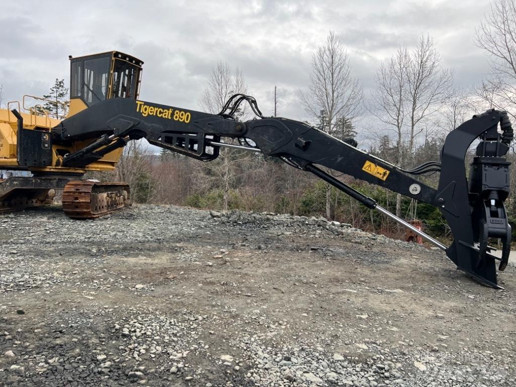 Tigercat 890 Boomstamladers