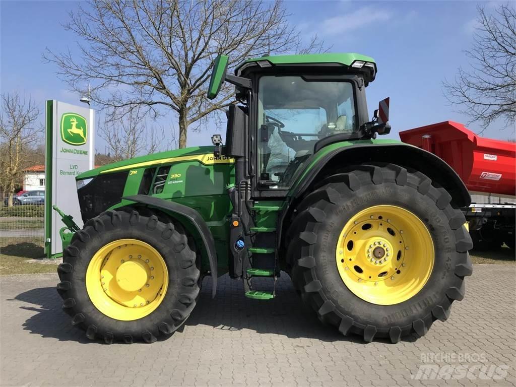 John Deere 7R 330 Tractoren