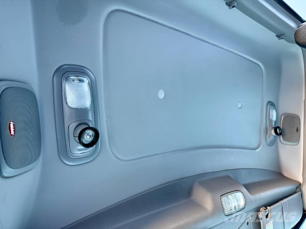 Peterbilt 389 Trekkers