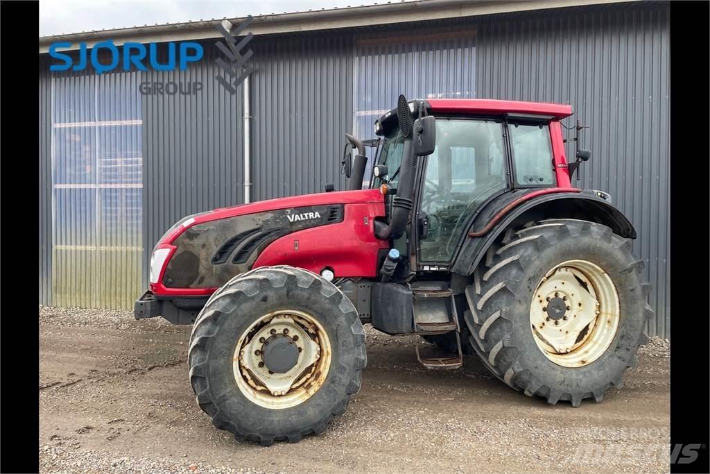 Valtra T153 Tractoren