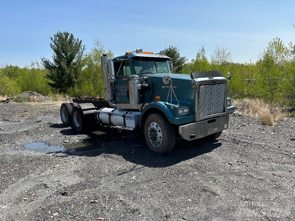 Western Star 4964FX Trekkers