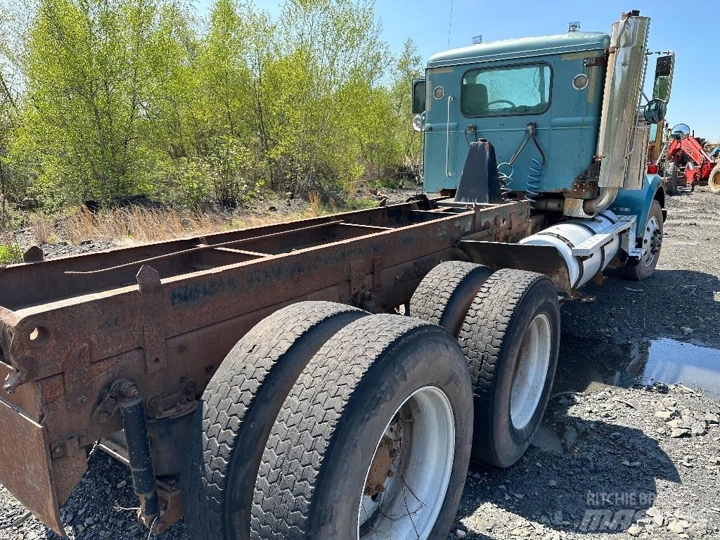 Western Star 4964FX Trekkers