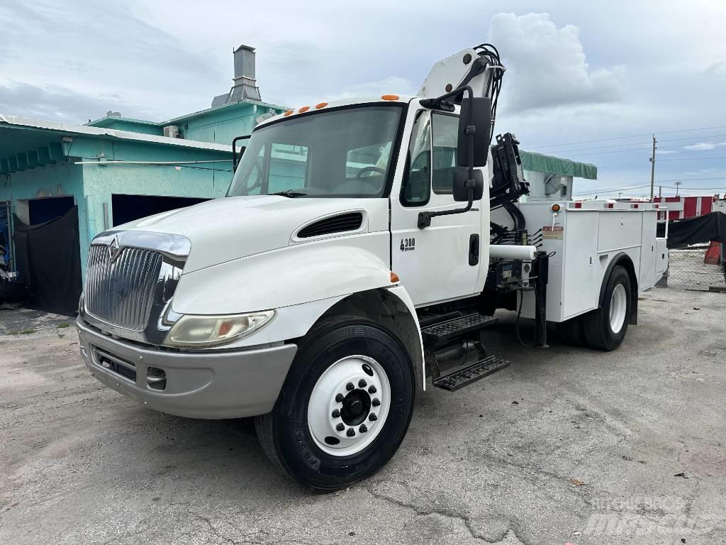 International 4300 Anders